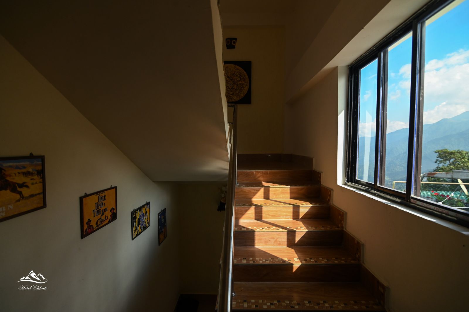Hotel Chhuti, Lava
